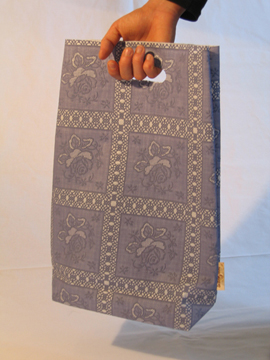 bitterzart Produktgestaltung Blickfang Taschen Tüten Portemonnaies bitterzarte Modeaccessoires Leder Kunststoff Zürich Basel Stuttgart Gerda Jermann