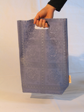 bitterzart Produktgestaltung Blickfang Taschen Tüten Portemonnaies bitterzarte Modeaccessoires Leder Kunststoff Zürich Basel Stuttgart Gerda Jermann